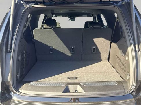 New 2026 Chevrolet Suburban Premier image 31