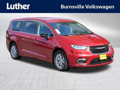 Used 2024 Chrysler Pacifica Touring-L