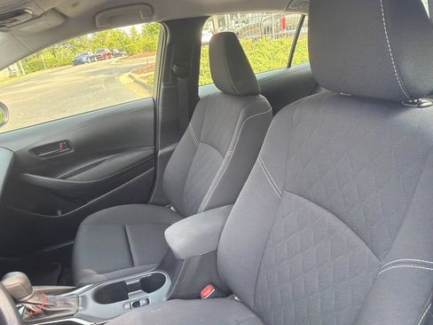 Used 2025 Toyota Corolla LE w/ LE Premium Package FWD image 9