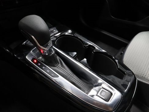 Used 2024 Chevrolet Trax LT image 32