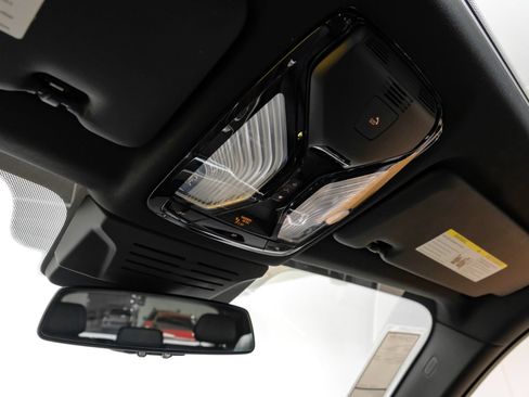 Used 2025 BMW X5 sDrive40i w/ Premium Package RWD image 32