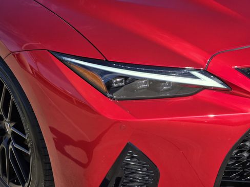 Used 2023 Lexus IS 500 image 9