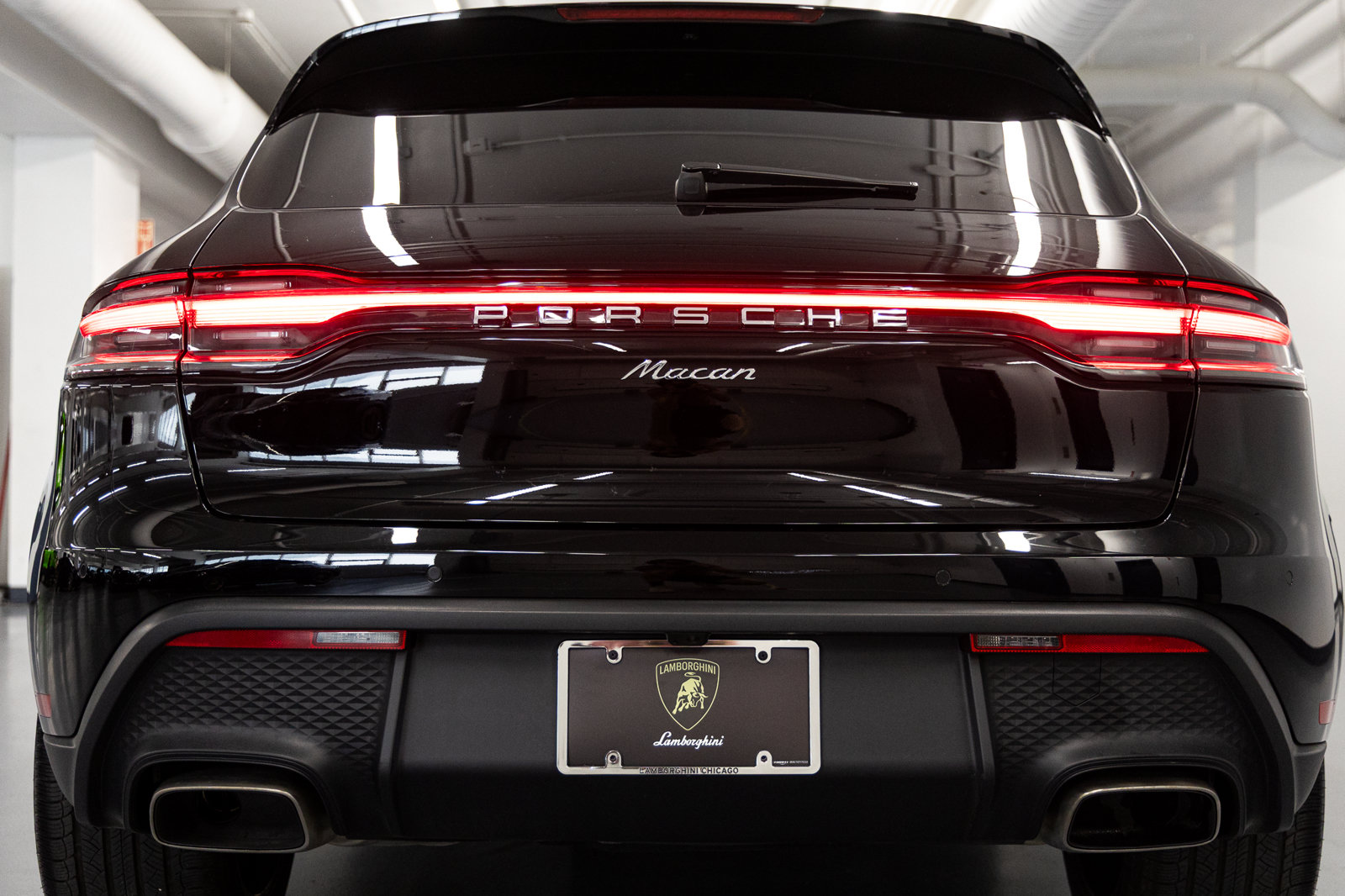 Used 2025 Porsche Macan AWD/4WD image 17