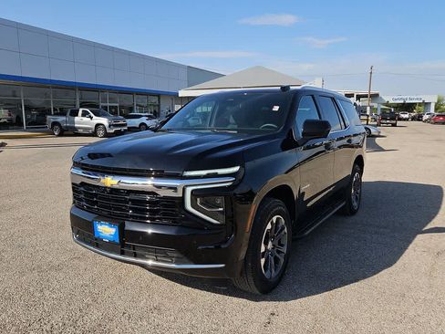 Used 2026 Chevrolet Tahoe LS AWD/4WD image 4
