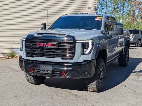 Used 2025 GMC Sierra 2500 AT4X image 7