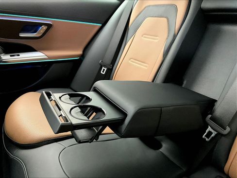 Certified 2025 Mercedes-Benz E 53 AMG e 4MATIC Sedan image 39