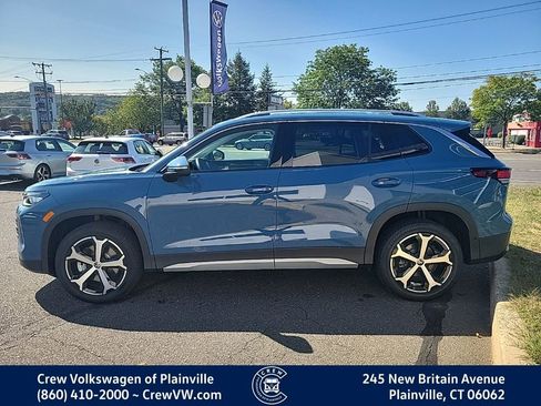 New 2025 Volkswagen Tiguan SE image 4