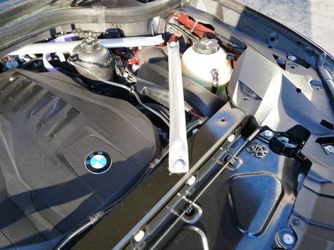 Used 2025 BMW X7 xDrive40i w/ Executive Package image 84