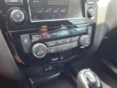 Used 2021 Nissan Rogue Sport SV FWD image 21
