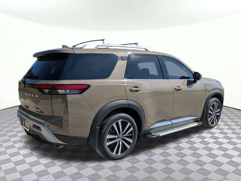 Used 2024 Nissan Pathfinder Platinum w/ Cargo Package FWD image 4