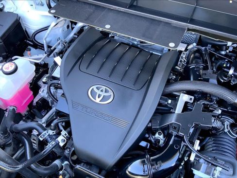 Used 2023 Toyota Highlander XSE FWD image 32