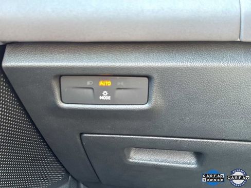 Used 2025 Volkswagen Tiguan SE FWD image 28