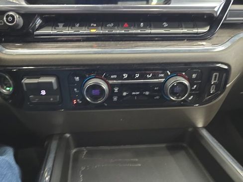 Certified 2024 Chevrolet Silverado 2500 LTZ w/ LTZ Convenience Package image 21