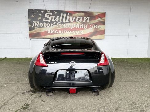 Used 2017 Nissan 370Z w/ Sport Package image 14