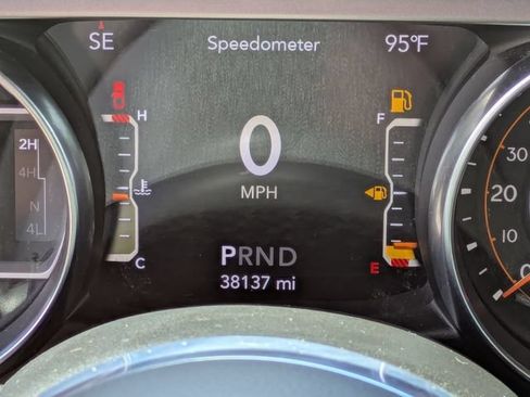 Used 2020 Jeep Gladiator Sport w/ Quick Order Package 24S AWD/4WD image 21