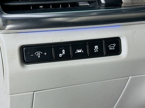 Used 2022 Kia Telluride SX w/ Towing Package FWD image 17