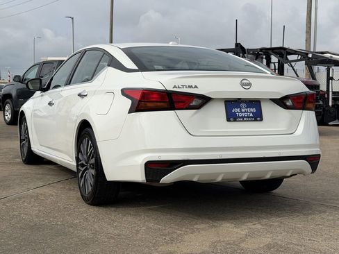 Used 2025 Nissan Altima 2.5 SV FWD image 7
