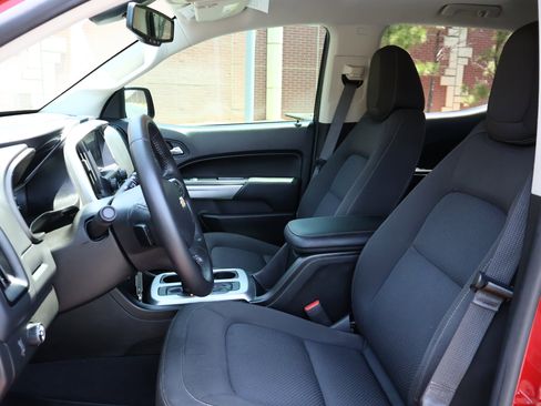 Used 2021 Chevrolet Colorado LT w/ LT Convenience Package RWD image 11