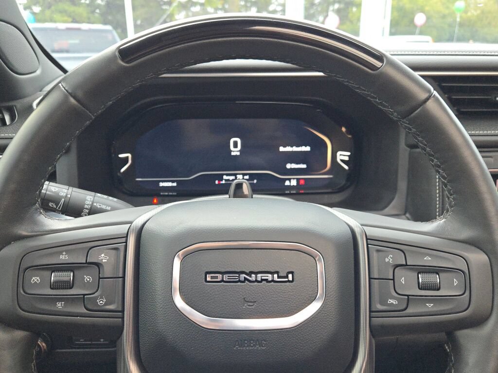 Used 2023 GMC Yukon Denali Ultimate AWD/4WD image 45