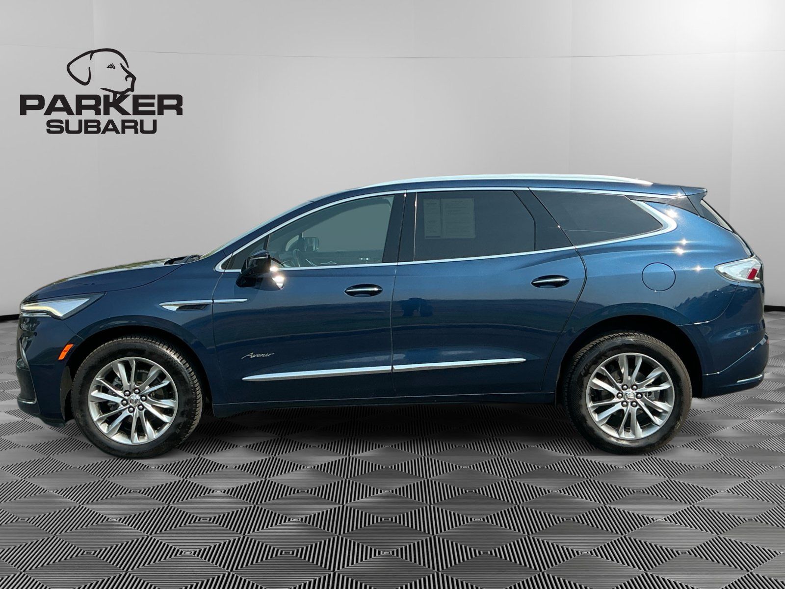 Used 2024 Buick Enclave Avenir w/ Avenir Technology Package AWD/4WD image 2