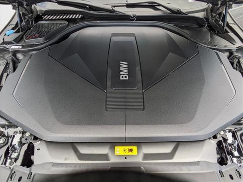 Used 2025 BMW i5 xDrive40 w/ Premium Package image 19