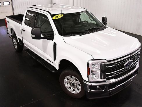 Used 2024 Ford F350 XLT image 15