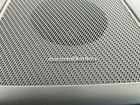 Certified 2023 Volvo XC60 B6 Ultimate w/ Protection Package Premier image 20