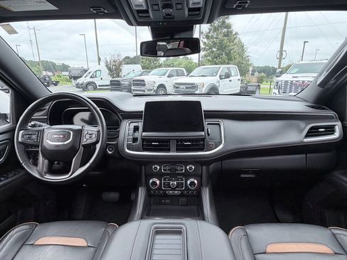 Used 2023 GMC Yukon AT4 w/ AT4 Premium Plus Package AWD/4WD image 13