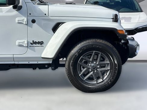 Used 2024 Jeep Gladiator Sport image 33