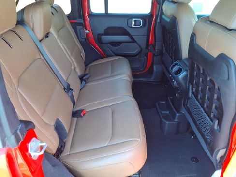 Used 2022 Jeep Wrangler Unlimited Rubicon w/ LED Lighting Group AWD/4WD image 14