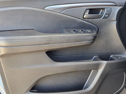 Used 2023 Honda Passport EX-L image 11