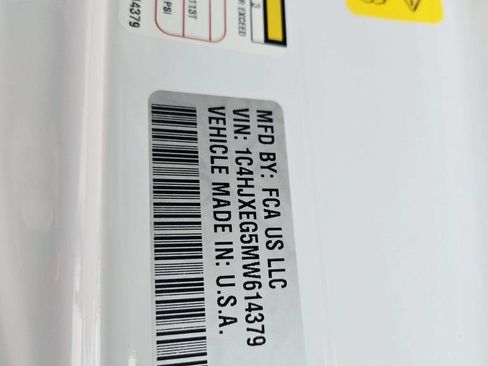 Certified 2021 Jeep Wrangler Unlimited Sahara AWD/4WD image 39