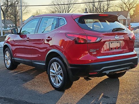 Used 2018 Nissan Rogue Sport S w/ S Appearance Package image 4