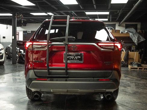 Used 2019 Toyota RAV4 Limited image 7