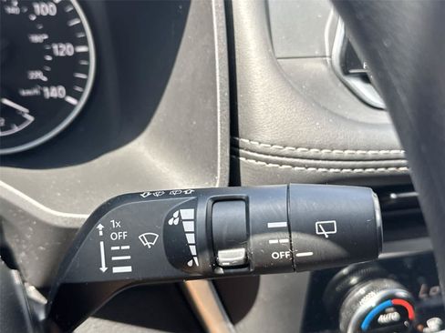 Used 2023 Nissan Rogue SV AWD/4WD image 24