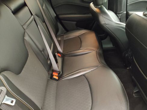 Used 2019 Jeep Compass Latitude w/ Popular Equipment Group FWD image 19