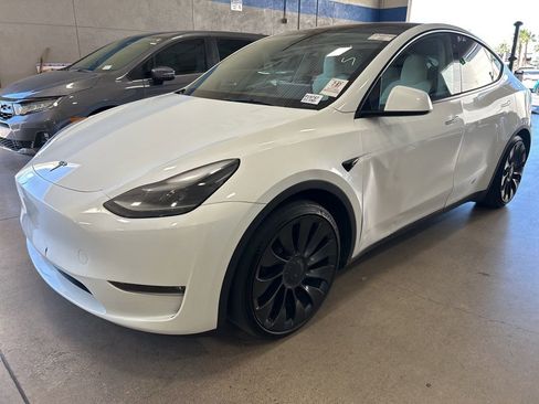 Used 2023 Tesla Model Y Performance image 7