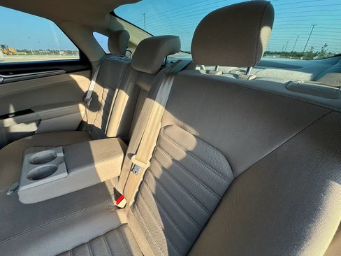 Used 2018 Ford Fusion SE w/ Fusion SE Technology Package FWD image 29