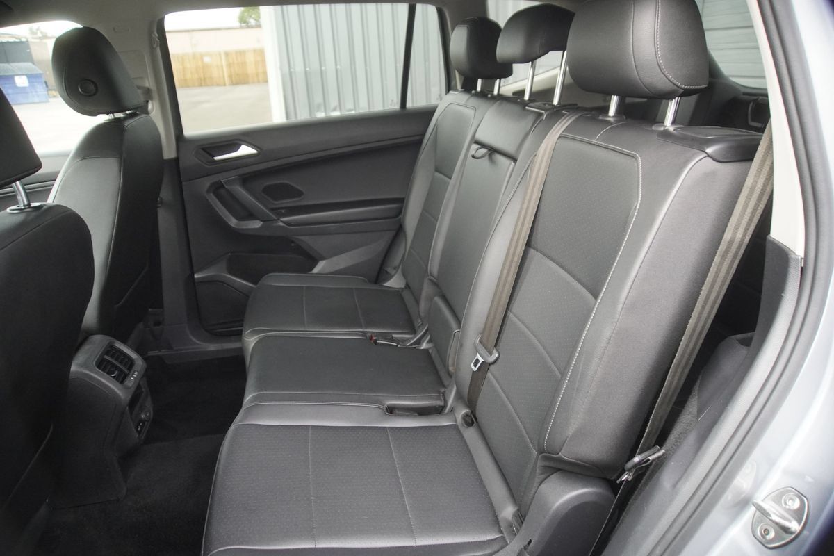 Used 2019 Volkswagen Tiguan SE w/ Panoramic Sunroof Package AWD/4WD image 10