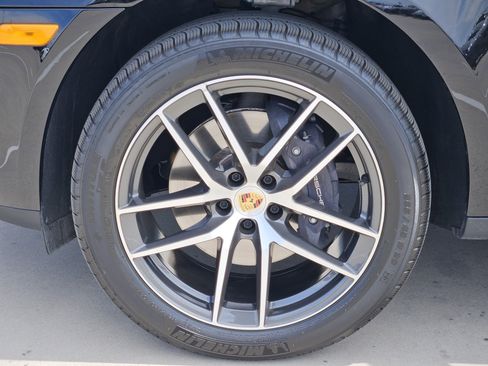 Certified 2026 Porsche Macan AWD/4WD image 14