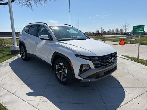 Used 2026 Hyundai Tucson SEL Plus FWD image 2