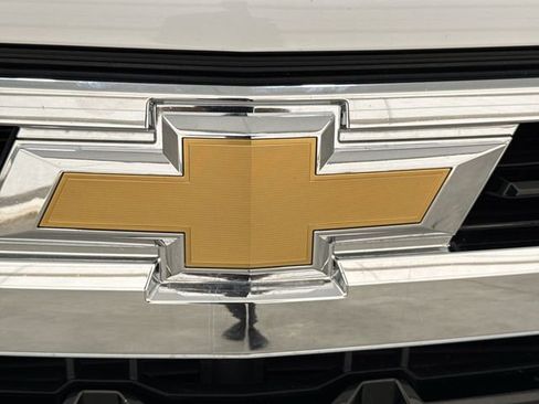 Used 2022 Chevrolet Silverado 1500 LT AWD/4WD image 31