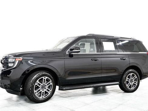 Used 2025 Ford Expedition Active AWD/4WD image 4