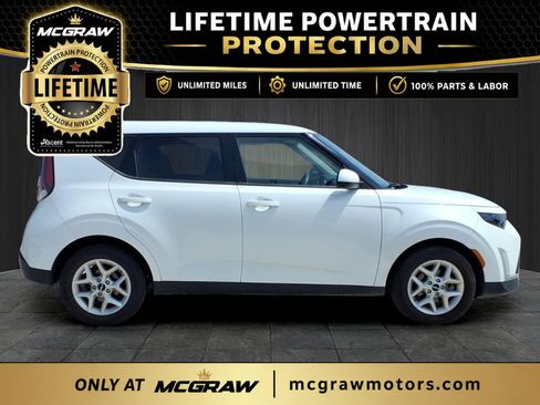 Used 2024 Kia Soul LX w/ Option Group 015 FWD image 4