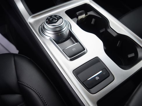 Used 2023 Ford Edge SEL image 11