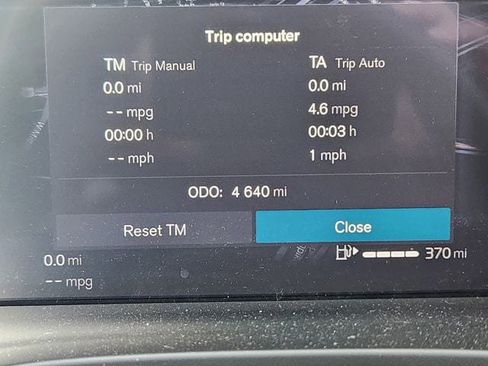 Certified 2025 Volvo XC40 B5 Ultra w/ Climate Package image 23