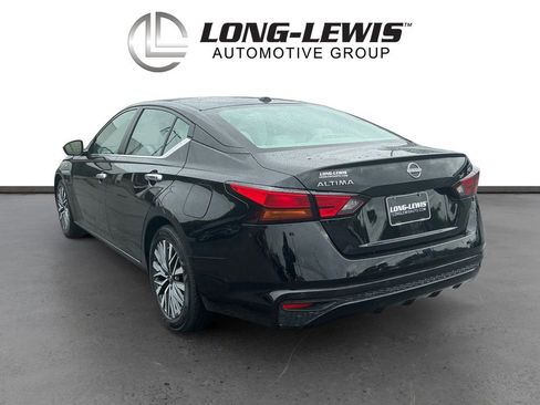 Used 2025 Nissan Altima 2.5 SV FWD image 4