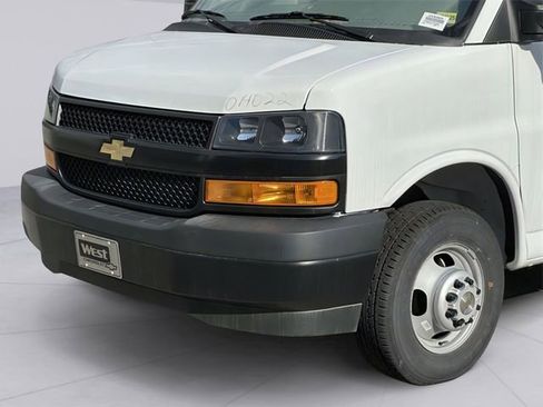 New 2023 Chevrolet Express 4500 w/ Power Convenience Package RWD image 6