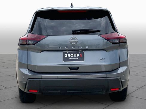 Used 2024 Nissan Rogue SV FWD image 5