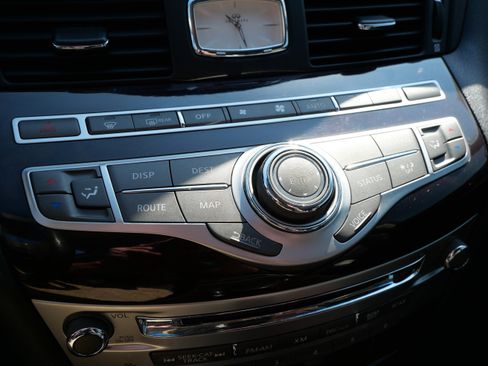 Used 2012 INFINITI M37 w/ Sport Pkg RWD image 29